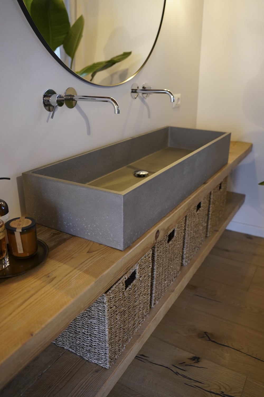 Custom concrete washbasin in Florence