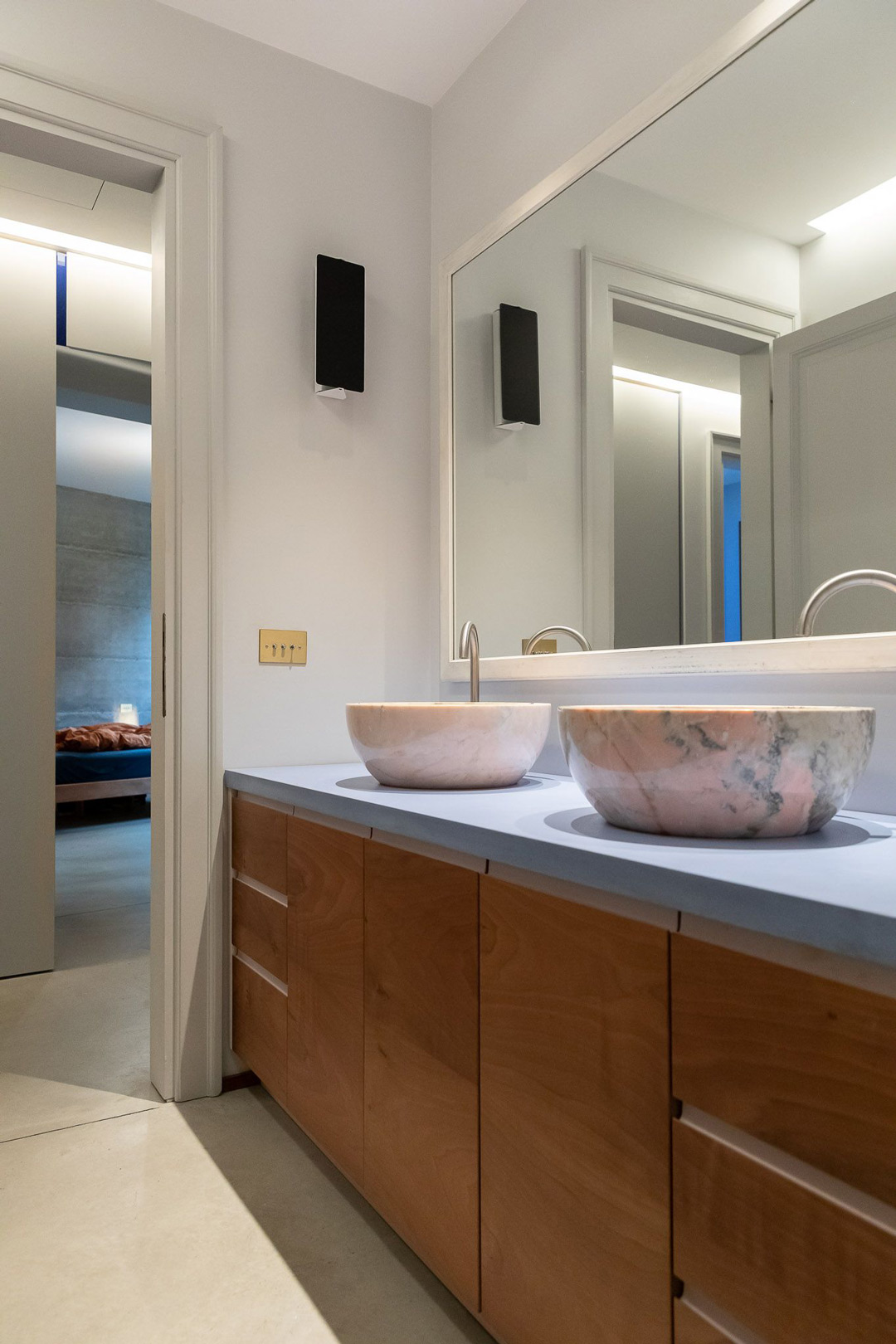 GFRC concrete bathroom countertops in Milan